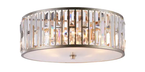 Eleganckie plafony z kryształkami, które rozpraszają światło, tworząc magiczną atmosferę.