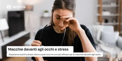 Donna con occhiali in mano si strofina gli occhi, forse a causa di macchie davanti agli occhi e stress. Scopri di più.