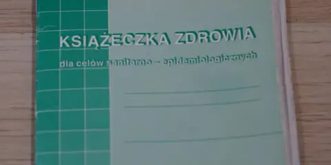 Książeczka sanepidowska w CV: 3 miejsca i gotowe frazy zatrudnij się!