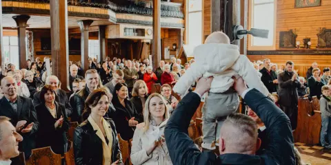 Ile kosztuje fotograf na chrzest? Uniknij ukrytych kosztów!