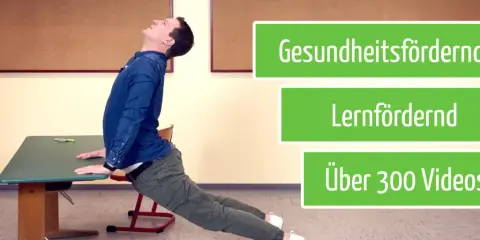 Mann macht eine Rückbeuge über einem Schreibtisch. Gesundheit und Lernen werden durch diese Bewegungsspiele gefördert. Über 300 Videos verfügbar.
