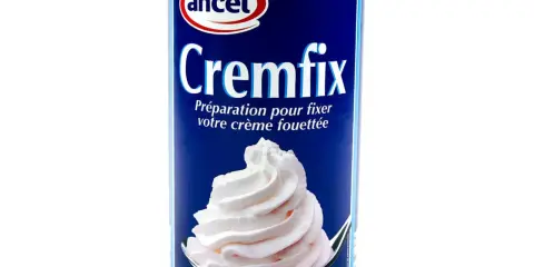 Boîte de Cremfix, préparation pour fixer votre crème fouettée. Une alternative pour par quoi remplacer Chantifix.