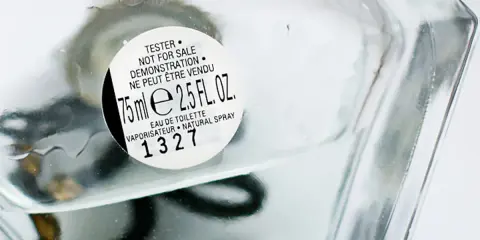 Stężenie perfum: EDP, EDT, EDC. Poznaj sekret trwałości zapachu!