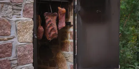 Murowany grill z wędzarnią - Zbuduj go dobrze od A do Z