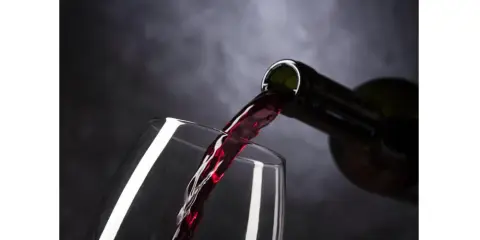 Jak dobrać wino do ryby? Unikaj błędów, ciesz się smakiem