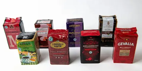 En samling kaffepaket med olika märken som Gevalia, Löfbergs och Zoégas. Perfekt för en god kaffetåren.