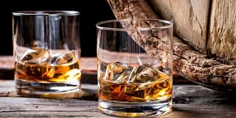 Whisky: Ile kalorii ma 100 ml? Czy zrujnuje Twoją dietę?