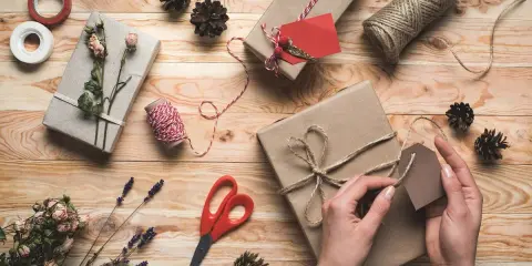 Jak zapakować ciastka na prezent? Pomysły DIY i eleganckie rozwiązania