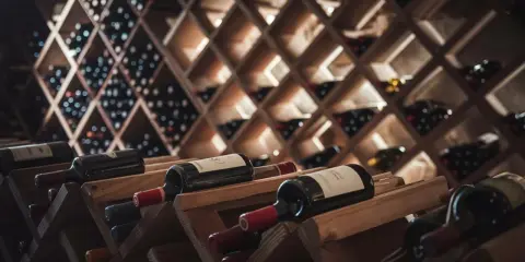 Jak przechowywać wino? Ekspert radzi, by smak zachwycał latami