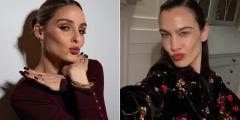 Dos mujeres con peinados media melena, listas para una boda. Una luce un vestido burdeos y la otra un estampado floral.