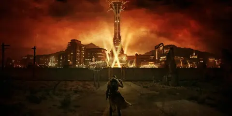 Un personaje solitario se enfrenta a la imponente silueta de New Vegas, con el Lucky 38 brillando. Una visión de **Fallout New Vegas Remastered**.