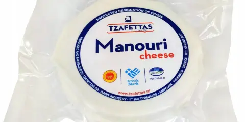 Manouri: Grecki ser, który odmieni Twoje desery i sałatki!