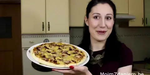 Idealnie okrągła pizza w domu? Opanuj ręczne formowanie!