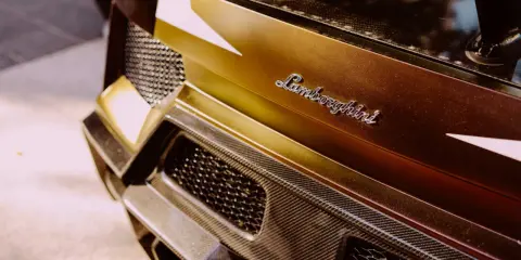Ile kosztuje Lamborghini Huracan? Pełna analiza cen i kosztów!