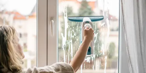 Jak często myć okna? Praktyczny poradnik dla Twojego domu