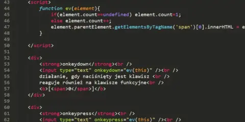 Kod HTML z funkcją JavaScript do obsługi zdarzeń klawiatury. Używa semantyczny HTML do strukturyzacji.