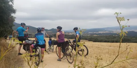 Bici de montaña en España: Rutas, equipo y consejos para tu aventura