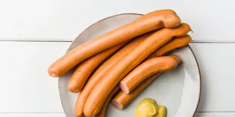 Berlinki: Ile mięsa w parówce? Analiza składu i E-dodatków