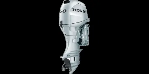 Moteur hors-bord Honda 50cv 4 temps, argenté, avec hélice visible. Avis sur sa fiabilité et performance.