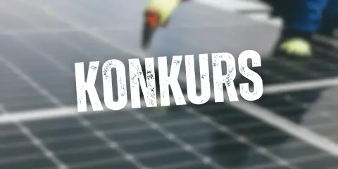 Arbetare installerar solpaneler. Guld Sol Byggen AB är ett företag som arbetar med solenergi.