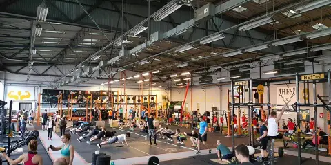 CrossFit Wrocław: Przewodnik po boxach, ceny i jak zacząć?