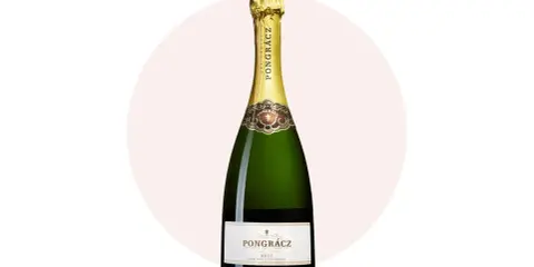 En flaska Pongrácz Brut, en torr champagneliknande dryck. Brut betyder torr, med lite socker.