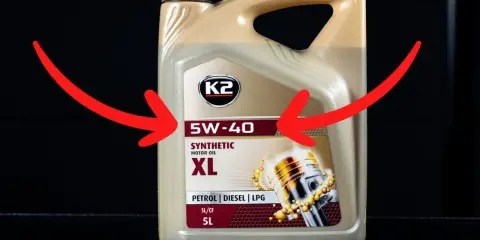 Olej K2 5W-40 Synthetic Motor Oil XL to dobry wybór, jeśli zastanawiasz się, jaki olej do silnika benzynowego wybrać. Nadaje się również do diesla i LPG.