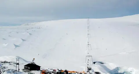 Galdhopiggen Glacier ski