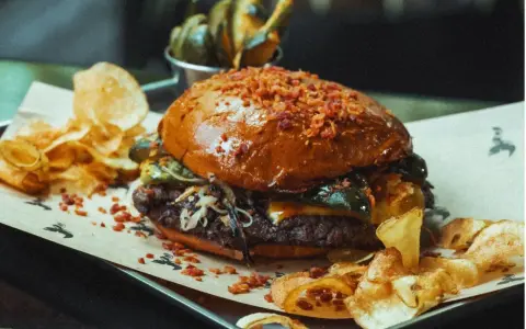 Jak zrobić idealnego burgera wołowego? Przepis mistrza!