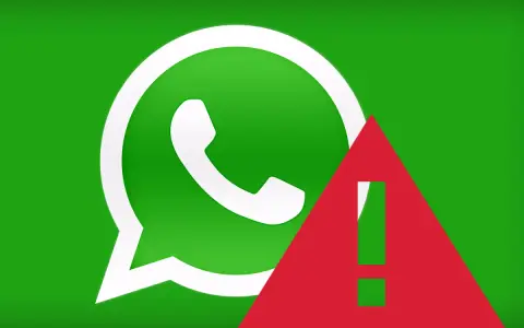 WhatsApp-Logo mit rotem Ausrufezeichen auf grünem Hintergrund.