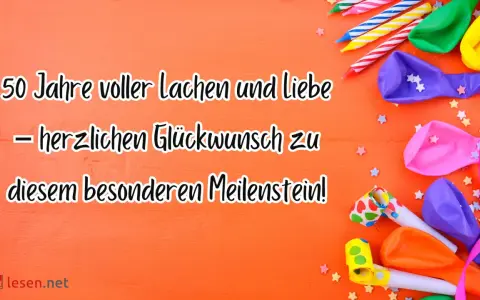 Geburtstagskerzen, Luftballons und Konfetti auf orangefarbenem Hintergrund mit Glückwünschen zum 50. Geburtstag.