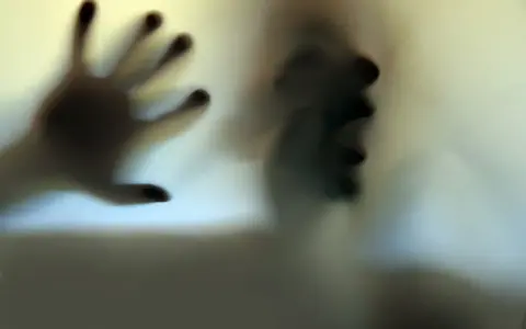 Jak żyć z osobowością schizoidalną i odnaleźć równowagę emocjonalną