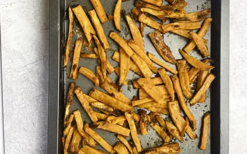 Jak pokroić bataty na frytki? Sekret chrupkości krok po kroku