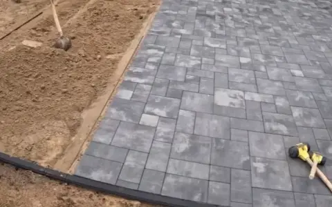 Waga 1 m³ żwiru: Od 1,5 do 1,8 t. Jak obliczyć dla siebie?