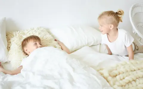 Materac dla dwulatka: Jak wybrać najlepszy dla zdrowia i snu?