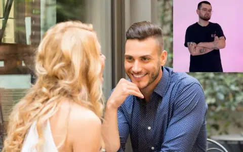 Mężczyzna z tatuażami, stosujący pua techniki, flirtuje z blondynką na randce. W tle inny mężczyzna.