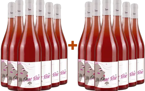Zwölf Flaschen lieblicher Roséwein "La Dame Rose" stehen nebeneinander.