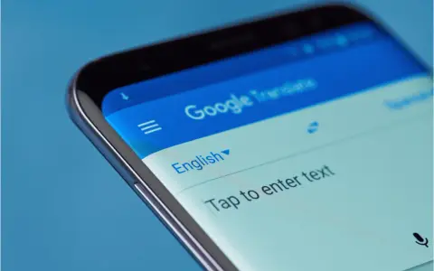 Czy aplikacja Tłumacz Google jest darmowa? Poznaj jej możliwości i ograniczenia