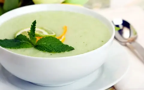 Prepara la sopa de melón con yogur perfecta: trucos de chef