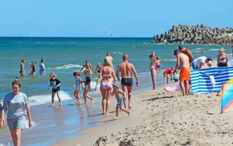 Ile kosztuje nocleg nad morzem? Jak zaoszczędzić na urlopie?