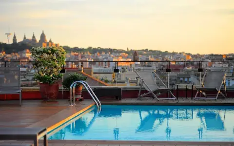 Hotel 1898 Barcelona: ¿Tu escapada de lujo con vistas 360º?