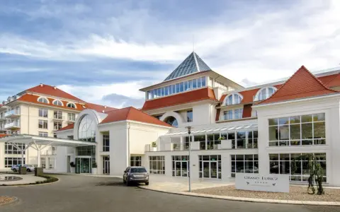Elegancki hotel Grand Lubicz w Ustce. Sprawdź naszą **grand lubicz promocja** na pobyt!