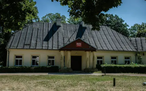 Bajkowy dworek w Turku? Odkryj historyczne perły Wielkopolski!