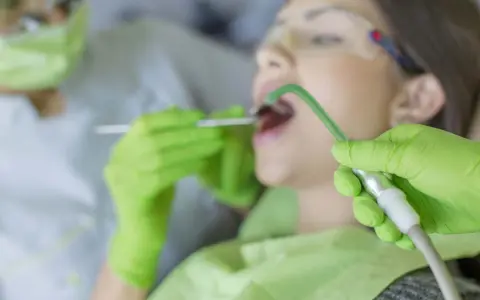 Boli ząb w sobotę? Znajdź dentystę i ulżyj w bólu!