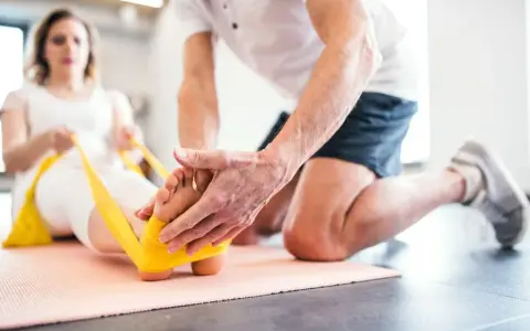 Rehabilitacja: Co to jest? Definicja, rodzaje i jak działa NFZ