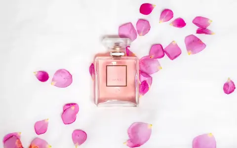 Perfumy z eMAG.pl: Oryginalne czy podróbki? Sprawdź, zanim kupisz.