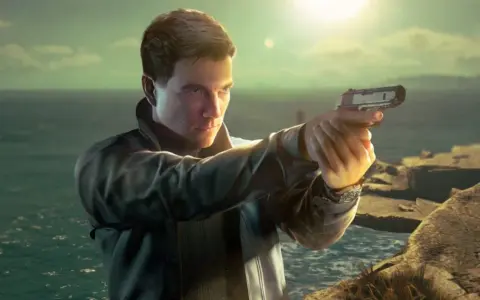 007 w pierwszym świetle, celuje z pistoletu na tle morza i skał.