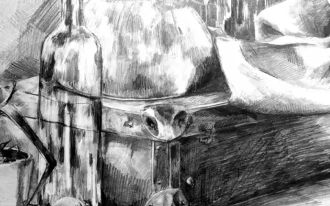 Szkic martwej natury z butelką, rośliną i skrzynią. Idealne rysunki dla początkujących, by ćwiczyć cieniowanie.