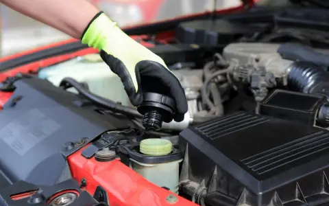 Płyn chłodniczy ucieka? Diagnozuj problem jak mechanik!