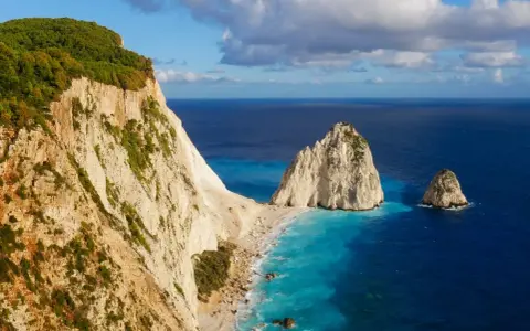 Zakynthos: Co zwiedzić? Pełny przewodnik po rajskich plażach i atrakcjach